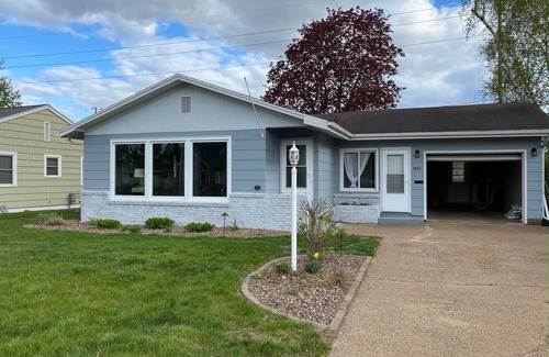 Eau Claire House | Spacious & Centrally located 3 bedroom and 2 bath