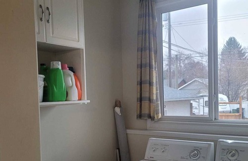 Northeast Edmonton House | Spacious, centrally located family friendly home in a beautiful neighbourhood.