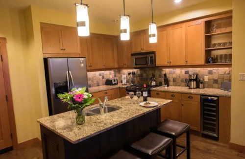 Rossland Condo | Spacious Chalet at the Base of Red Mountain