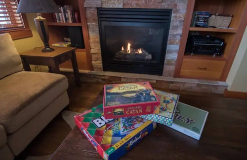 Rossland Condo | Spacious Chalet at the Base of Red Mountain