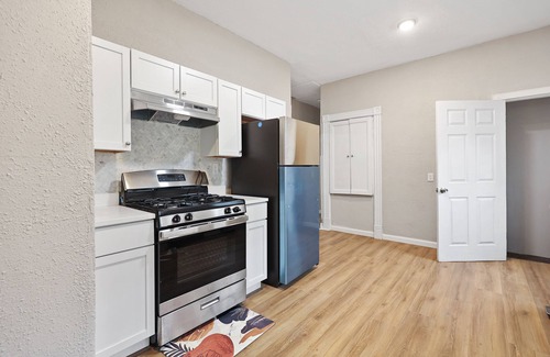 University City House | Spacious & Charming Home, 7 mintes from Forest Park in St. Louis