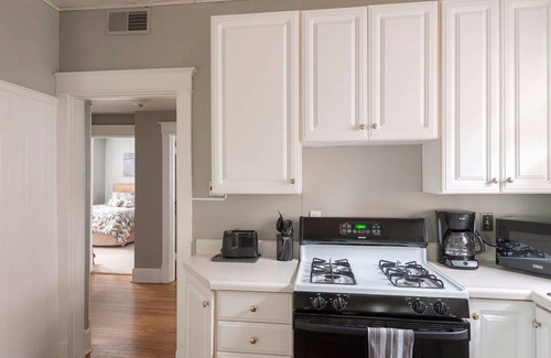 Franz Park House | Spacious & Charming Home, Great for Families! Sleeps up to 8!