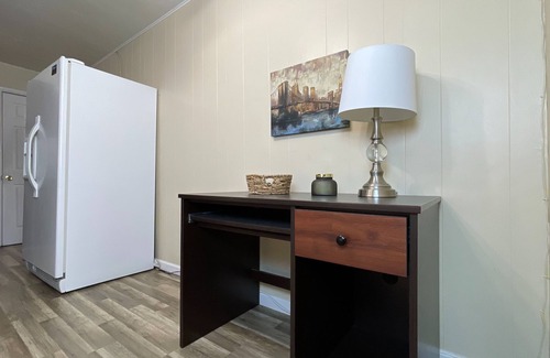 Bloomingdale House | Spacious, Charming & Serene Family Haven ~ Parking