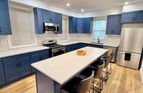 Bedford Park House | Spacious Chic 4-bedroom house in the brilliant Bronx near Montefiore hospital