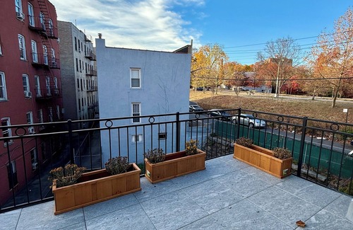 Bedford Park House | Spacious Chic 4-bedroom house in the brilliant Bronx near Montefiore hospital