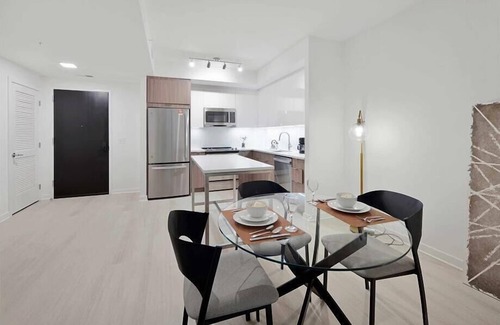 NoMa Hotel | Spacious + Clean | Desk + Business Center | near Capitol Hill