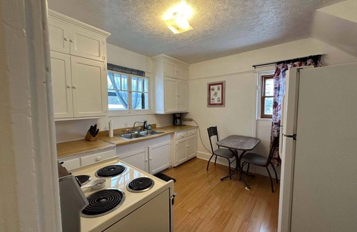 Sault Ste. Marie Apartment | Spacious, Clean, 3-bedroom apartment in downtown Sault Ste. Marie