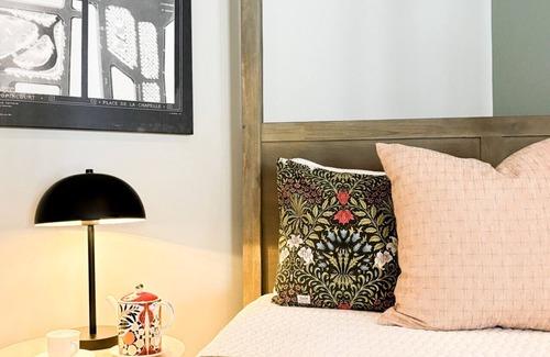 Bellville House | Spacious Clubhouse Suite + POOL