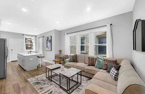 Forest Park Condo | Spacious & Comfortable 3 Bedrooms + Bonus Room