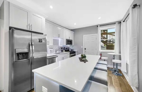 Forest Park Condo | Spacious & Comfortable 3 Bedrooms + Bonus Room