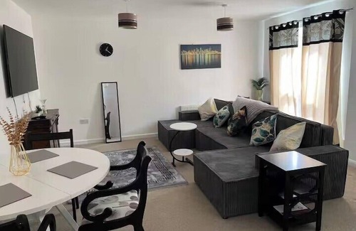 Darley Abbey Apartment | Spacious Comfortable Central Derby 2-Bed Apartment