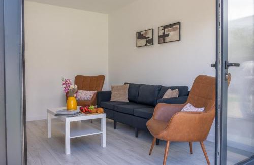 Harrow Apartment | Spacious & Comfortable Stay, 3 Min Drive from The Great Barn Harrow, Perfect for Wedding Guests with 2 Parking