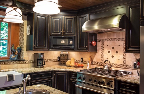 Lake Placid Cabin | Spacious & Comfortable! Walk to Town, Hot Tub, Best Value In Town-EV charger