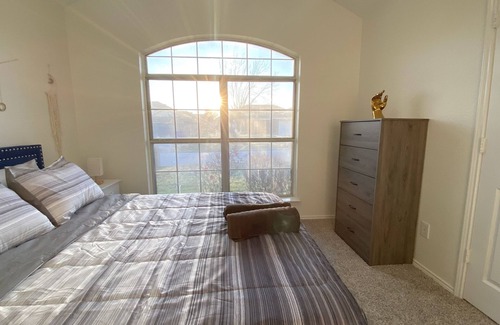 South Arlington House | Spacious & Comfy Home , Pets Friendly
