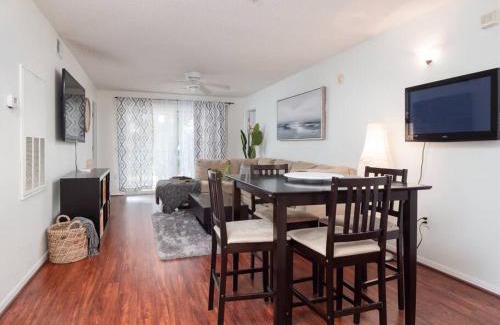 Gainesville Apartment | Spacious Condo Mins to Shands, University, & DOWNTOWN!