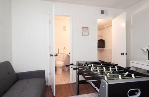 Gainesville Apartment | Spacious Condo Mins to Shands, University, & DOWNTOWN!