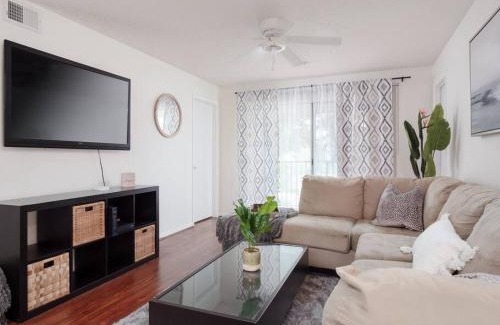 Gainesville Apartment | Spacious Condo Mins to Shands, University, & DOWNTOWN!