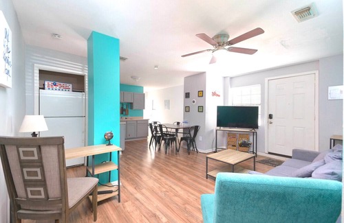 Denver Heights Apartment | Spacious condo near ATT & more!