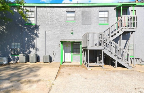 Denver Heights Apartment | Spacious condo near ATT & more!