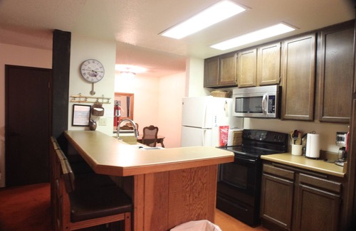 Mammoth Lakes Cabin | Spacious condo w/large loft , Minutes from Canyon Lodge & Village