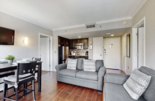 Southwest Orlando Condo | Spacious Condo with a Kitchenette, AC, Pools, Tennis, & Gym