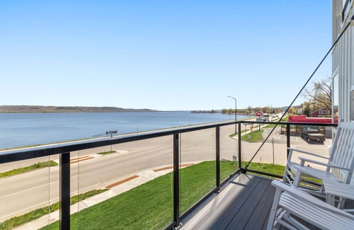 Lake City Condo | Spacious Condo with beautiful windows overlooking Lake Pepin - Attached Garage - Unit 208