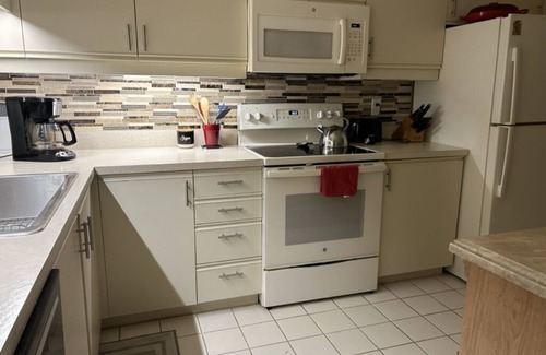 Gulf Gate Estates Condo | Spacious condo with beautiful views, 2 miles from Siesta Key