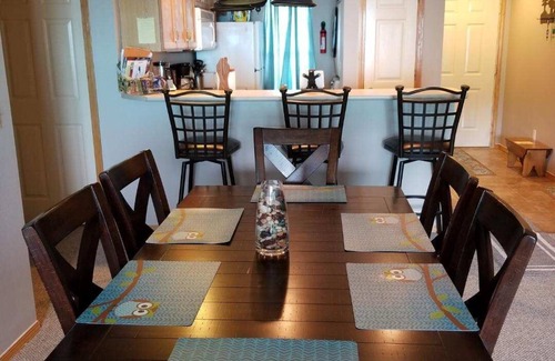 Hollister Condo | Spacious Condo with No Stairs - 3 Bedrooms/3 Bathrooms - King beds - Sleeps 7