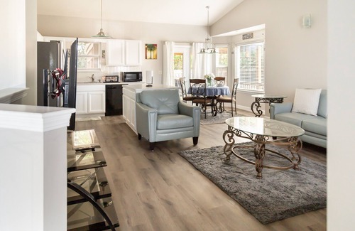 Wichita House | Spacious, contemporary house in Southeast Wichita