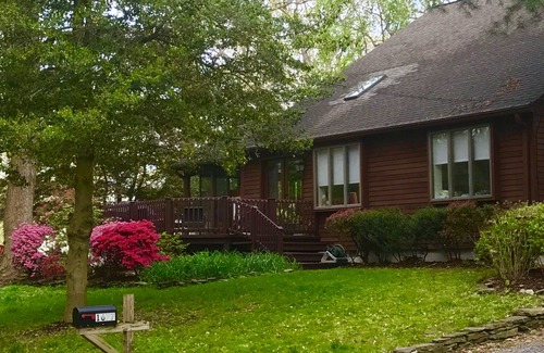 Epping Forest House | Spacious, contemporary, wooded home in Epping Forest on the Severn River
