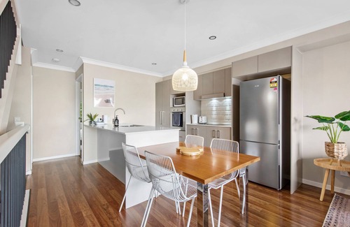 Murarrie House | Spacious + Convenient! 3Bed/2.5Bath/1Car~Townhouse