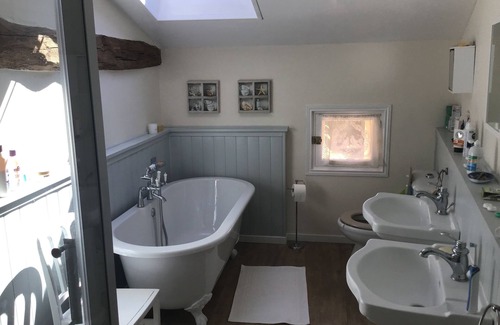 Clion Other | Spacious converted farmhouse with garden and pool close to the Gironde estuary
