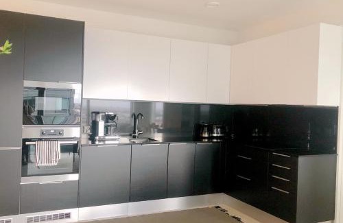 Kallio Apartment | Spacious corner apartment with sea view