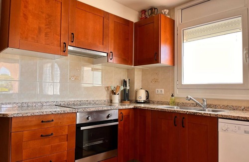 Sant Pere Pescador House | Spacious Costa Brava Home: BBQ, WiFi, Parking, Near Beach, Sleeps 7