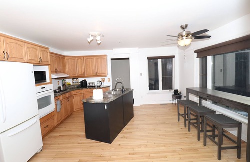 Bethany House | Spacious Cottage with Pool, Hot Tub & Trail