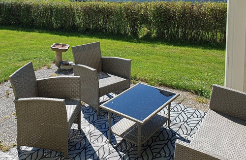Varberg Municipality House | Spacious cottage in a beautiful location overlooking rolling fields.