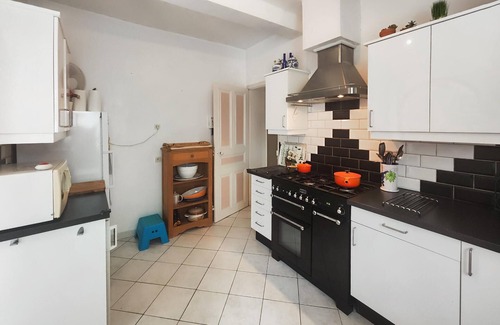 Herepian House | Spacious cottage with pool in Herepian.