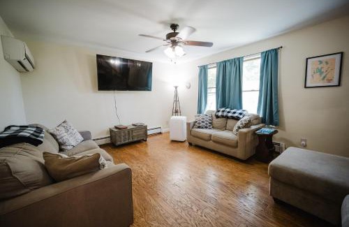 Sidney House | Spacious Country Home, Hot Tub, Fire Pit, Deck