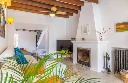 Alaro House | Spacious country home in Alaro