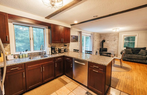 Freeport House | Spacious Country Home Freeport, Only 5 min to LL Bean!