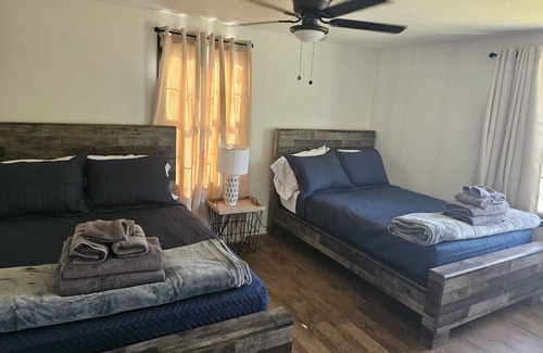 Sherman Other | Spacious Countryside Family Oasis ~ 15mins to Town