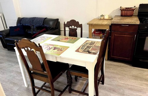 Old East York House | Spacious & Cozy 2-Bedroom Stay in the Heart of East York