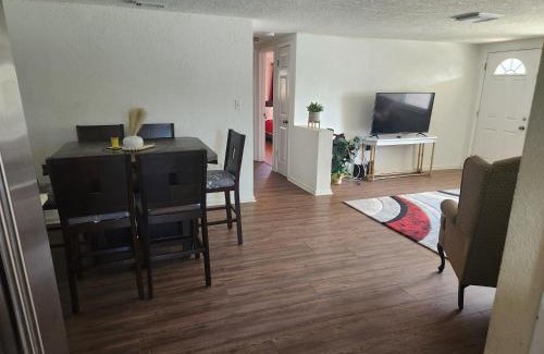 Regency Park House | Spacious cozy 3 bedroom waterfront house at port Richey