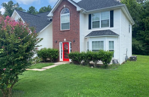 Villa Rica House | SPACIOUS, COZY AND COOL WITH A 15 MIN RIDE TO SIX FLAGS