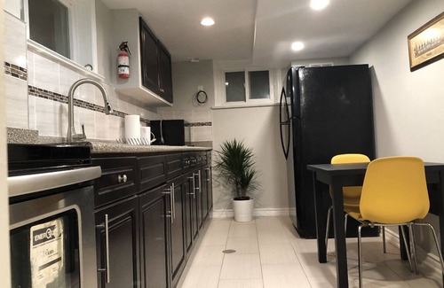 East York House | Spacious, cozy master bedroom in midtown Toronto
