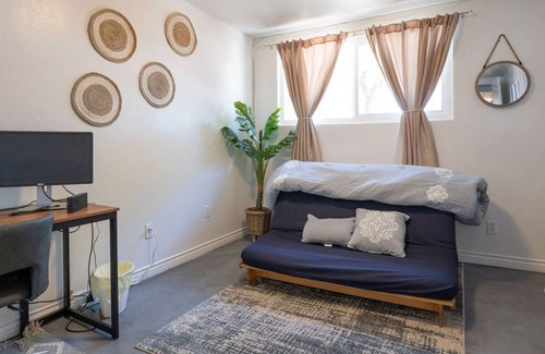 Mission Terrace House | Spacious & Cozy Vacation Home with Workspace