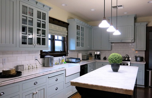 Davis House | Spacious Craftstman house in Downtown Davis, 1 mile to Campus