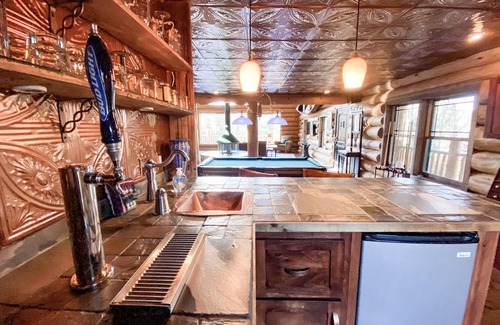 Fairplay Cabin | Spacious Custom Cabins w/Hot Tub and 3 Car Garage - Lodge at Flamingo Acres