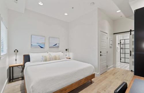 Shaw House | Spacious DC Retreat Two Units 4BR & 5BA #DCottage