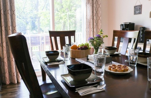 Town of Jerusalem Cottage | Spacious Deck-3BR Penn Yan Cottage Winery- Fall/Grape Festival